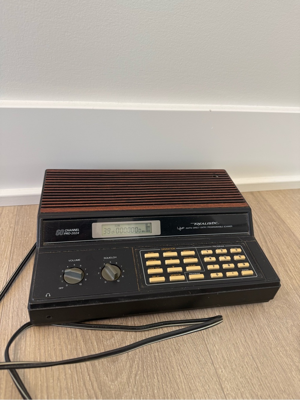 Vintage Realistic PRO-2024 60-Channel Programmable Scanner Model 20-129 Tested